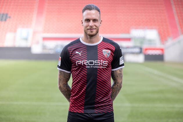2 BL FC Ingolstadt 04 portrait shooting, team photo, Patrick Schmidt 32, FCI 2 Bundesliga FC Ingolstadt 04 season 2021 2022