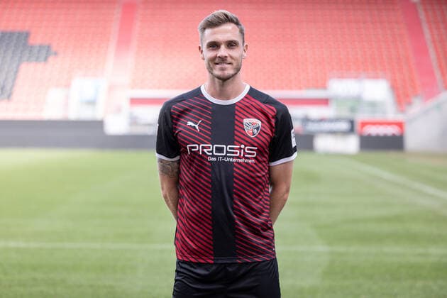 2 BL FC Ingolstadt 04 portrait shooting, team photo, Nils Roeseler 13, FCI 2 Bundesliga FC Ingolstadt 04 season 2021 2022