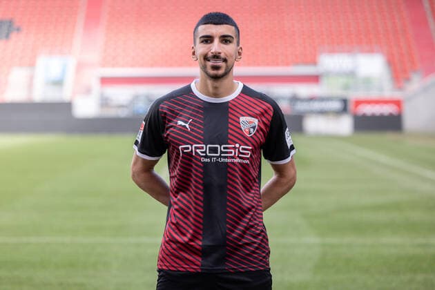 2 BL FC Ingolstadt 04 portrait shooting, team photo, Nassim Boujellab 8, FCI 2 Bundesliga FC Ingolstadt 04 season 2021 2022