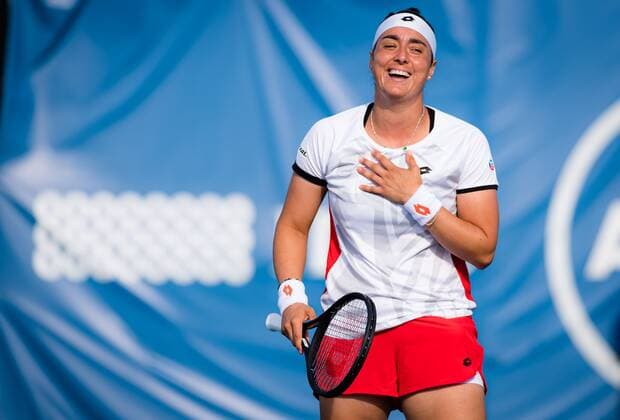 Mandatory Credit: Photo by Rob Prange Shutterstock (12471256g) Ons Jabeur of Tunisia in action during the third round at the 2021 Chicago Fall Tennis Classic WTA, Tennis Damen 500 tennis tournament Chicago Fall Tennis Classic 2021, Tennis, Chicago, USA - 30 Sep 2021 Chicago Fall Tennis Classic 2021, Tennis, Chicago, USA - 30 Sep 2021  Copyright: xRobxPrange Shutterstockx 12471256g