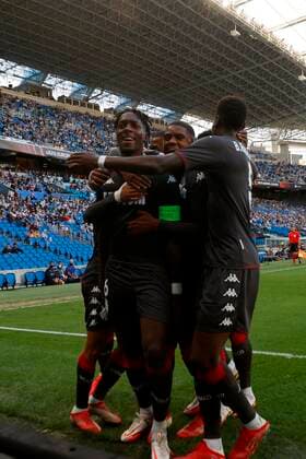 Monaco s defender Axel Disasi (L) celebrates with his teammates after scoring the 0-1 during the UEFA Europa League group B soccer match between Real Sociedad and AS Monaco at Reale Arena stadium in San Sebastian, Basque Country, Spain, 30 September 2021. Real Sociedad - AS Monaco !ACHTUNG: NUR REDAKTIONELLE NUTZUNG!  Copyright: xJavierxEtxezarretax GRAF2387 20210930-e99448e8bfe9336f235180a77a072f8d3e7cbe5f