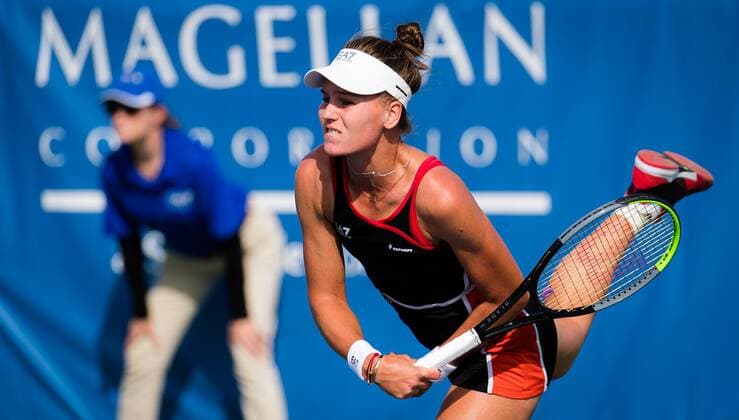 Mandatory Credit: Photo by Rob Prange Shutterstock (12471256bb) Veronika Kudermetova of Russia in action during the third round of the 2021 Chicago Fall Tennis Classic WTA, Tennis Damen 500 tennis tournament Chicago Fall Tennis Classic 2021, Tennis, Chicago, USA - 30 Sep 2021 Chicago Fall Tennis Classic 2021, Tennis, Chicago, USA - 30 Sep 2021  Copyright: xRobxPrange Shutterstockx 12471256bb