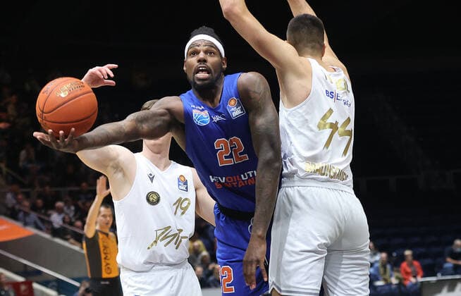 Ondrej Sehnal Basketball Loewen Braunschweig , Chris Coffey Syntainics MBC Team , Benedikt Turudic Basketball Loewen Braunschweig