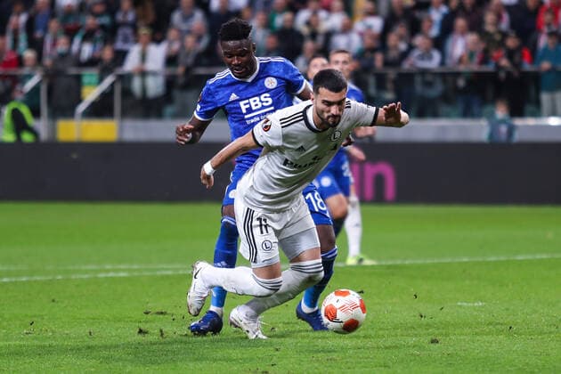 30.09.2021 Warszawa Pilka nozna Liga Europy 2021 2022, faza grupowa Legia Warszawa - Leicester City N z Mahir Emreli, Patson Daka Foto Adam Starszynski PressFocus 30.09.2021 Warsaw Football Europa League 2021 2022, group stage Legia Warszawa - Leicester City Mahir Emreli, Patson Daka Credit Adam Starszynski PressFocus NEWSPIX.PL --- Newspix.pl  20210930PF_AS110