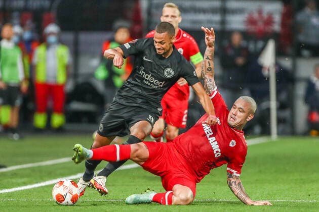 Djibril Sow Eintracht Frankfurt, 08 on the ball, in action, BEL, Royal Antwerp Antwerp FC vs Eintracht Frankfurt, UEFA Europa League Group D, group stage, season 2021 2022, 30 09 2021, , DFB DFL regulations prohibit any use of photographs as image sequences and or quasi video , BEL, Royal Antwerp Antwerpen FC vs Eintracht Frankfurt, UEFA Europa League Group D, group stage, season 2021 2022, 30 09 2021 Antwerp Copyright: xEibner-Pressefoto GabrielxBoiax EP_GBA