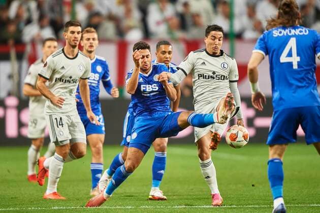 30.09.2021 WARSZAWA, PILKA NOZNA (FOOTBALL) UEFA LIGA EUROPY (UEFA EUROPA LEAGUE) FAZA GRUPOWA MECZ LEGIA WARSZAWA - LEICESTER CITY FC NZ. AYOZE PEREZ, JOSUE FOTO RADOSLAW JOZWIAK CYFRASPORT NEWSPIX.PL --- Newspix.pl  CRJ_4763
