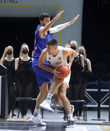 Goran Huskic Syntainics MBC Team , Benedikt Turudic Basketball Loewen Braunschweig