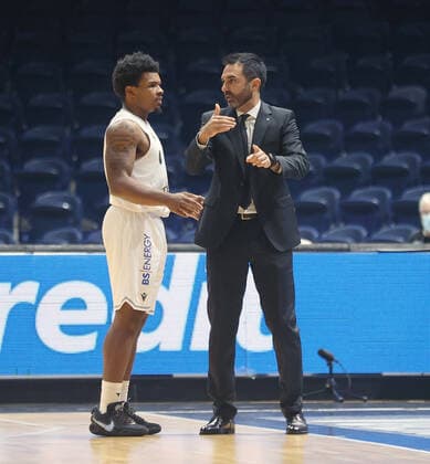 Tookie Brown Basketball Loewen Braunschweig , Headcoach Jesus Ramirez Basketball Loewen Braunschweig