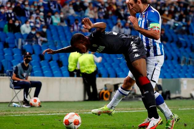 Real Sociedad s winger Mikel Oyarzabal (R) in action against Monaco s Brazilian midfielder Jean Lucas (L) during the UEFA Europa League group B soccer match between Real Sociedad and AS Monaco at Reale Arena stadium in San Sebastian, Basque Country, Spain, 30 September 2021. Real Sociedad - AS Monaco !ACHTUNG: NUR REDAKTIONELLE NUTZUNG!  Copyright: xJavierxEtxezarretax GRAF2474 20210930-b3fd3e9f19fcd54db06577cfca6fdcc4edd48c44