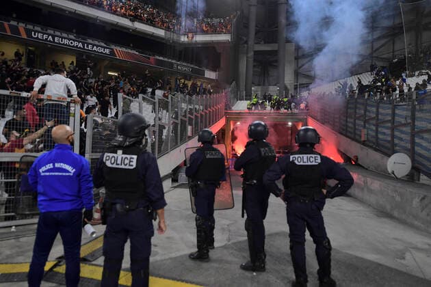 Chaude ambiance entre supporters turcs et marseillais FOOTBALL : OM vs Galatasaray - 30 09 2021 Mao Panoramic 