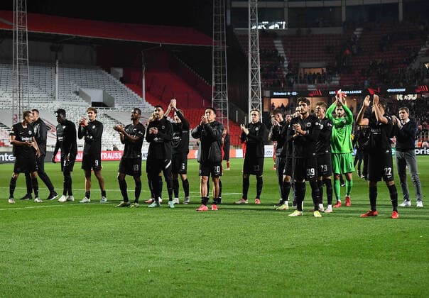 30 09 2021, xjhx, football UEFA Europa League, Royal Antwerp Eintracht Frankfurt emspor, v l jubilation joy of victory among players DFL DFB REGULATES PROHIBIT ANY USE OF PHOTOGRAPHS as IMAGE SEQUENCES and or QUASI VIDEO Antwerp