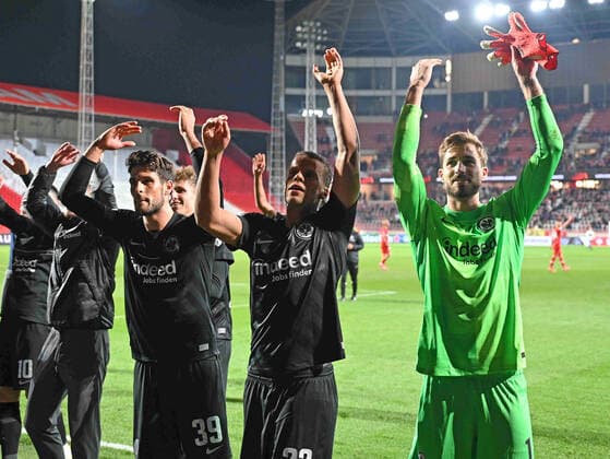 30 09 2021, xjhx, football UEFA Europa League, Royal Antwerp Eintracht Frankfurt emspor, v l jubilation joy after the victory goal celebrating the goal celebrate 0 1 Goncalo Paciencia Eintracht Frankfurt Timothy Chandler Eintracht Frankfurt Kevin Trapp Eintracht Frankfurt DFL DFB REGULATIONS PROHIBIT ANY USE OF PHOTOGRAPHS as IMAGE SEQUENCES and or QUASI VIDEO Antwerp