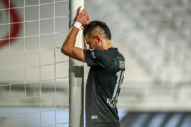 Rafael Borre Eintracht Frankfurt, 19 dissatisfied, disappointed disappointed BEL, Royal Antwerp Antwerpen FC vs Eintracht Frankfurt, UEFA Europa League Group D, Group Stage, Season 2021 2022, 30 09 2021, , DFB DFL regulations prohibit any use of photographs as image sequences and or quasi video , BEL, Royal Antwerp Antwerpen FC vs Eintracht Frankfurt, UEFA Europa League Group D, Group Stage, Season 2021 2022, 30 09 2021 Antwerp Copyright: xEibner-Pressefoto GabrielxBoiax EP_GBA