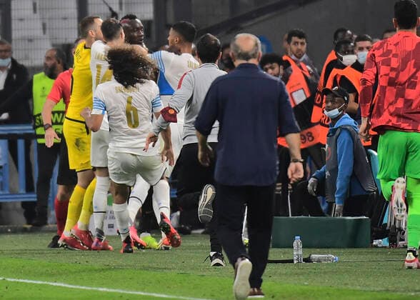 bagarre entre Gonzalez Alvaro (OM) Mbaye Diagne FOOTBALL : OM vs Galatasaray - 30 09 2021 Mao Panoramic 