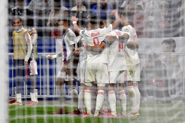 Joie de Houssem Aouar (lyon) et de ses coequipiers FOOTBALL : Olympique Lyonnais vs Brondby IF - Ligue Europa - 30 09 2021 FredericChambert Panoramic 