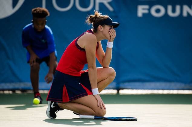 Mandatory Credit: Photo by Rob Prange Shutterstock (12471256by) Belinda Bencic of Switzerland in action during the third round of the 2021 Chicago Fall Tennis Classic WTA, Tennis Damen 500 tennis tournament Chicago Fall Tennis Classic 2021, Tennis, Chicago, USA - 30 Sep 2021 Chicago Fall Tennis Classic 2021, Tennis, Chicago, USA - 30 Sep 2021  Copyright: xRobxPrange Shutterstockx 12471256by