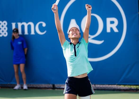 Mandatory Credit: Photo by Rob Prange Shutterstock (12471256cu) Mai Hontama of Japan in action during the third round of the 2021 Chicago Fall Tennis Classic WTA, Tennis Damen 500 tennis tournament Chicago Fall Tennis Classic 2021, Tennis, Chicago, USA - 30 Sep 2021 Chicago Fall Tennis Classic 2021, Tennis, Chicago, USA - 30 Sep 2021  Copyright: xRobxPrange Shutterstockx 12471256cu