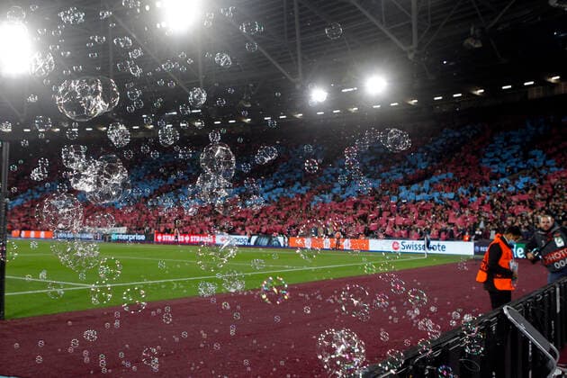Sport Bilder des Tages West Ham United v Rapid Vienna UEFA Europa League The West Ham fans before the UEFA Europa League Group H match at the London Stadium, Stratford Content Not Available For UK Newspapers Copyright: xPaulxChestertonx FIL-15928-0092
