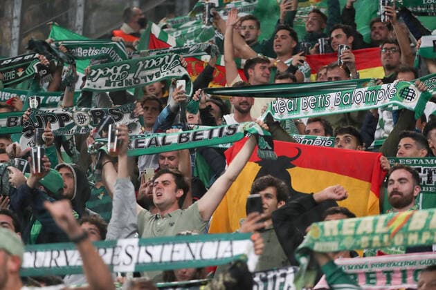 Football, Men, 2021 2022 season, UEFA Europa League Group G, Matchday 2 , Ferencvaros Budapest Real Betis Sevilla, Sevilla fans, 30 09 2021, Copyright: xSzilviaxMichellerx xMatthiasxKocx
