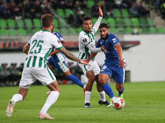 Football, Men, 2021 2022 season, UEFA Europa League Group G, Matchday 2 , Ferencvaros Budapest Real Betis Sevilla 1 3 , v l Miha Blazic, Samy Mmaee both Budapest , Nabil Fekir Betis , 30 09 2021, Copyright: xSzilviaxMichellerx xMatthiasxKochx