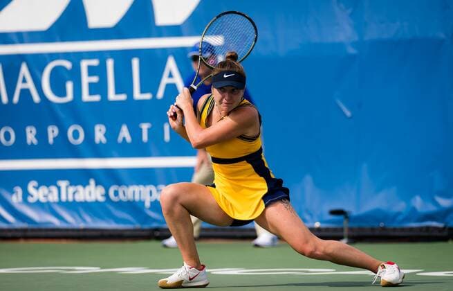 Mandatory Credit: Photo by Rob Prange Shutterstock (12471256dm) Elina Svitolina of the Ukraine in action during the third round of the 2021 Chicago Fall Tennis Classic WTA, Tennis Damen 500 tennis tournament Chicago Fall Tennis Classic 2021, Tennis, Chicago, USA - 30 Sep 2021 Chicago Fall Tennis Classic 2021, Tennis, Chicago, USA - 30 Sep 2021  Copyright: xRobxPrange Shutterstockx 12471256dm