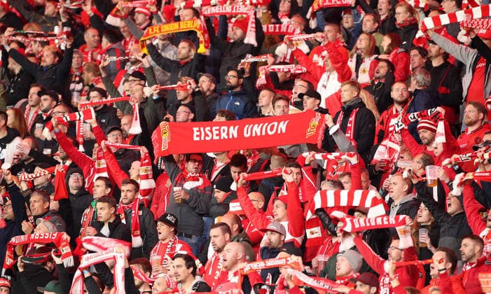 Eisern Union Unionfans großer Schal Fanschal Fans Supporter Fußball Fussball UEFA Europa Conference League UECL Saison 2021 2022 30.09.2021 1.FC Union Berlin FCU vs. Maccabi Haifa im Olympiastadion DFL regulations prohibit any use of photographs as image sequences and or quasi-video. *** Eisern Union Unionfans big scarf fan scarf fans supporter sport football soccer UEFA Europa Conference League UECL season 2021 2022 30 09 2021 1 FC Union Berlin FCU vs Maccabi Haifa at Olympiastadion DFL regulations prohibit any use of photographs as image sequences and or quasi video
