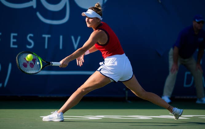 Mandatory Credit: Photo by Rob Prange Shutterstock (12471259k) Marketa Vondrousova of the Czech Republic in action during the third round of the 2021 Chicago Fall Tennis Classic WTA, Tennis Damen 500 tennis tournament Chicago Fall Tennis Classic 2021, Tennis, Chicago, USA - 01 Oct 2021 Chicago Fall Tennis Classic 2021, Tennis, Chicago, USA - 01 Oct 2021  Copyright: xRobxPrange Shutterstockx 12471259k