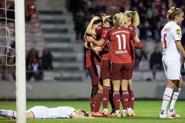 01 10 2021, xedx, GER, Koeln, Franz Kremer Stadion, Frauenfußball, die Liga, Flyeralarm Frauen Bundesliga, Saison 2021 2022, Spieltag 4, photogreva 1 FC Koeln Frauen FC Bayern Muenchen Frauen, women, FCB, FCK, womensoccer Tor, Torjubel, Celebration, Emotions, Jubel, Saki Kumagai DFL regulations prohibit any use of photographs as image sequences and or quasi video