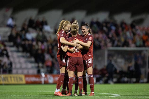 01 10 2021, xedx, GER, Koeln, Franz Kremer Stadion, Frauenfußball, die Liga, Flyeralarm Frauen Bundesliga, Saison 2021 2022, Spieltag 4, photogreva 1 FC Koeln Frauen FC Bayern Muenchen Frauen, women, FCB, FCK, womensoccer Tor, Torjubel, Celebration, Emotions, Jubel, Linda Dallmann DFL regulations prohibit any use of photographs as image sequences and or quasi video