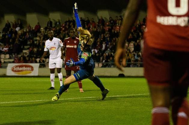 Cologne, Germany, Oct 1th 2021: Goalkeeper Manon Klett (30 1. FC Cologne) during the Flyerarlarm Frauen Bundesliga match between 1.FC Cologne and FC Bayern Munich at Franz-Kremer-Stadion in Cologne. Sven Beyrich SPP Flyerarlarm Frauenbundesliga - 1. FC Cologne v FC Bayern Munich 