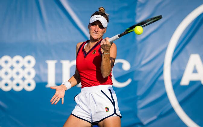 October 1, 2021, CHICAGO, UNITED STATES: Marketa Vondrousova of the Czech Republic in action during the quarter-final of the 2021 Chicago Fall Tennis Classic WTA, Tennis Damen 500 tennis tournament against Danielle Collins of the United States CHICAGO UNITED STATES - ZUMAa181 20211001_zaa_a181_016 Copyright: xRobxPrangex
