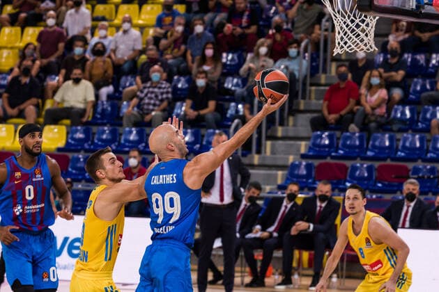 October 1, 2021, Barcelona, Barcelona, Spain: Nick Calathes of FC Barcelona, Barca in action during the Turkish Airlines EuroLeague match between FC Barcelona and Alba Berlin at Palau Blaugrana on October 01, 2021 in Barcelona, Spain. Barcelona Spain - ZUMAa181 20211001_zaa_a181_098 Copyright: xJavierxBorregox