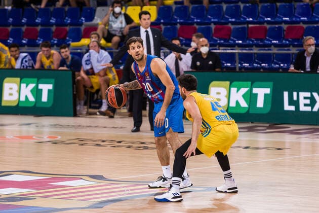 October 1, 2021, Barcelona, Barcelona, Spain: Nico Laprovittola of FC Barcelona, Barca in action during the Turkish Airlines EuroLeague match between FC Barcelona and Alba Berlin at Palau Blaugrana on October 01, 2021 in Barcelona, Spain. Barcelona Spain - ZUMAa181 20211001_zaa_a181_112 Copyright: xJavierxBorregox