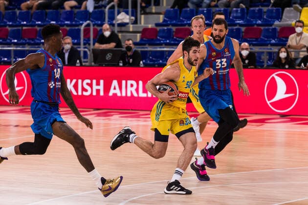 October 1, 2021, Barcelona, Barcelona, Spain: Yovel Zoosman of Alba Berlin in action during the Turkish Airlines EuroLeague match between FC Barcelona, Barca and Alba Berlin at Palau Blaugrana on October 01, 2021 in Barcelona, Spain. Barcelona Spain - ZUMAa181 20211001_zaa_a181_121 Copyright: xJavierxBorregox