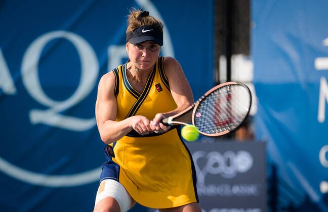 October 1, 2021, CHICAGO, UNITED STATES: Elina Svitolina of the Ukraine in action during the quarter-final of the 2021 Chicago Fall Tennis Classic WTA, Tennis Damen 500 tennis tournament against Ons Jabeur of Tunisia CHICAGO UNITED STATES - ZUMAa181 20211001_zaa_a181_140 Copyright: xRobxPrangex