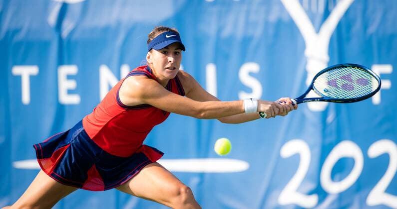 Mandatory Credit: Photo by Rob Prange Shutterstock (12471259ch) Belinda Bencic of Switzerland in action during the quarter-final of the 2021 Chicago Fall Tennis Classic WTA, Tennis Damen 500 tennis tournament Chicago Fall Tennis Classic 2021, Tennis, Chicago, USA - 01 Oct 2021 Chicago Fall Tennis Classic 2021, Tennis, Chicago, USA - 01 Oct 2021  Copyright: xRobxPrange Shutterstockx 12471259ch
