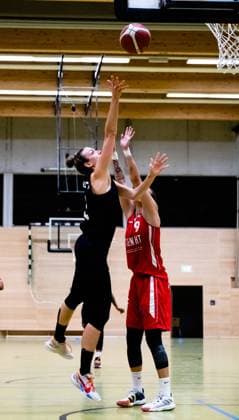 Duesseldorf, Germany, October 1s Britta Worms ( 31 Capitol Bascats ) scores two points during the 1. Toyota Damen Basketball Bundesliga game between the Capitol Bascats Duesseldorf and Herner TC at Wekita Sportarena in Duesseldorf 1. Toyota Damen Basketball Bundesliga - Capitol Bascats Duesseld 