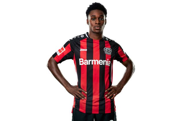 Jeremie Frimpong Bayer 04 Leverkusen 1 BL, port date 2021 2022