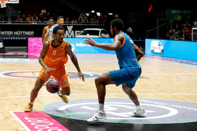 02 10 2021, easyCredit Basketball Bundesliga, Magentasport BBL Cup, 2020 2021 season, men, Chemnitz Niners Ratiopharm Ulm Isiaha Mike, Niners Chemnitz, Cristiano Felicio, Ratiopharm Ulm Chemnitz Fair Chemnitz Saxony Germany