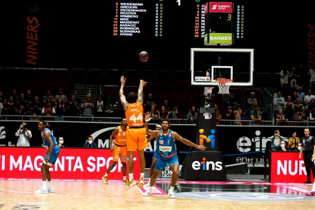 02 10 2021, easyCredit Basketball Bundesliga, Magentasport BBL Cup, 2020 2021 season, mens, Chemnitz Niners Ratiopharm Ulm Darion Atkins, Niners Chemnitz Chemnitz Fair Chemnitz Saxony Germany