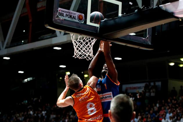 02 10 2021, easyCredit Basketball Bundesliga, Magentasport BBL Cup, 2020 2021 season, men, Chemnitz Niners Ratiopharm Ulm Jan Niklas Wimberg, Niners Chemnitz, Cristiano Felicio, Ratiopharm Ulm Chemnitz Messe Chemnitz Sachsen Germany
