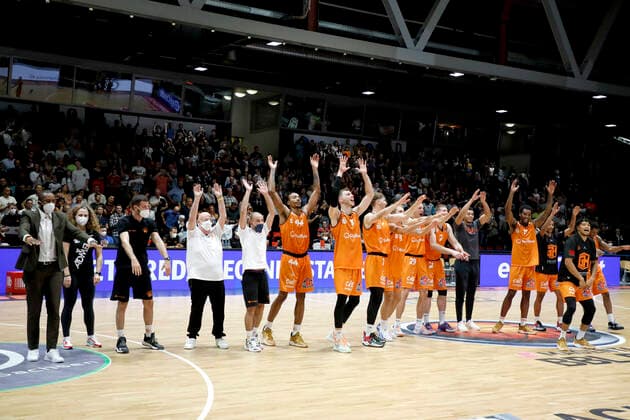 02 10 2021, easyCredit Basketball Bundesliga, Magentasport BBL Cup, 2020 2021 season, men, Chemnitz Niners Ratiopharm Ulm Cheers from Chemnitz after victory Chemnitz Messe Chemnitz Sachsen Germany