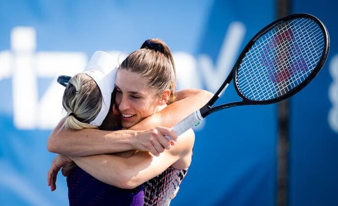 Mandatory Credit: Photo by Rob Prange Shutterstock (12471261n) Andrea Petkovic of Germany in action during the doubles semi-final with partner Kveta Peschke at the 2021 Chicago Fall Tennis Classic WTA, Tennis Damen 500 tennis tournament Chicago Fall Tennis Classic 2021, Tennis, Chicago, USA - 02 Oct 2021 Chicago Fall Tennis Classic 2021, Tennis, Chicago, USA - 02 Oct 2021  Copyright: xRobxPrange Shutterstockx 12471261n