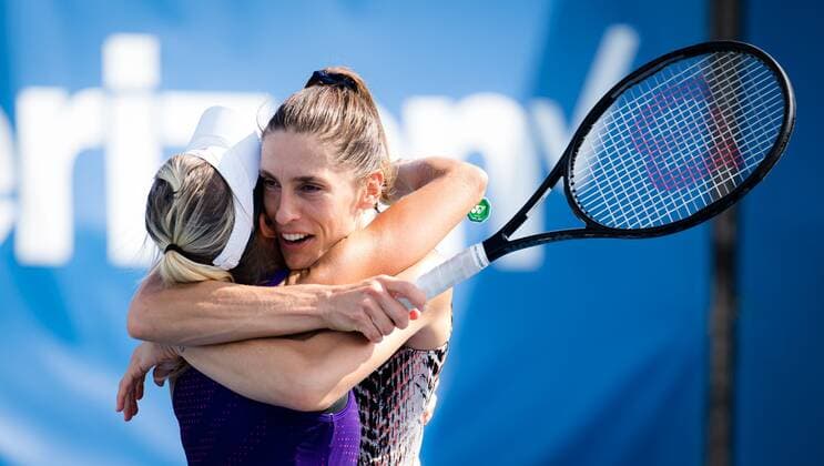 Mandatory Credit: Photo by Rob Prange Shutterstock (12471261o) Andrea Petkovic of Germany in action during the doubles semi-final with partner Kveta Peschke at the 2021 Chicago Fall Tennis Classic WTA, Tennis Damen 500 tennis tournament Chicago Fall Tennis Classic 2021, Tennis, Chicago, USA - 02 Oct 2021 Chicago Fall Tennis Classic 2021, Tennis, Chicago, USA - 02 Oct 2021  Copyright: xRobxPrange Shutterstockx 12471261o