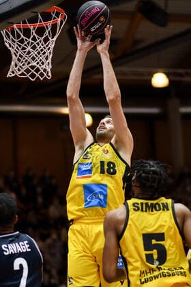Jonas Wohlfarth Bottermann MHP Riesen Ludwigsburg at the basket, GER, HAKRO Merlins Crailsheim vs MHP Riesen Ludwigsburg, 02 10 2021, Round of 16 BBL Cup, Season 2021 2022 GER, HAKRO Merlins Crailsheim vs MHP Riesen Ludwigsburg, 02 10 2021, Round of 16 BBL Cup, Season 2021 2022 Crailsheim Copyright: xEibner MichaelxMemmlerx EP_MMR