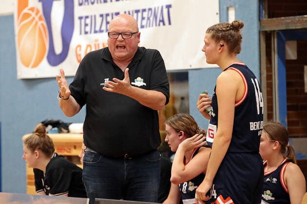 02 10 2021, xovx, Basketball Damen 2 Bundesliga DBBL, Bender Baskets Grünberg Panthers Academy Osnabrück v l coach Rene Spandauw Bender Baskets Grünberg , Alva Hedrich Bender Baskets Grünberg Grünberg Sporthalle Theo Koch Schule Hessen Deutschland DE