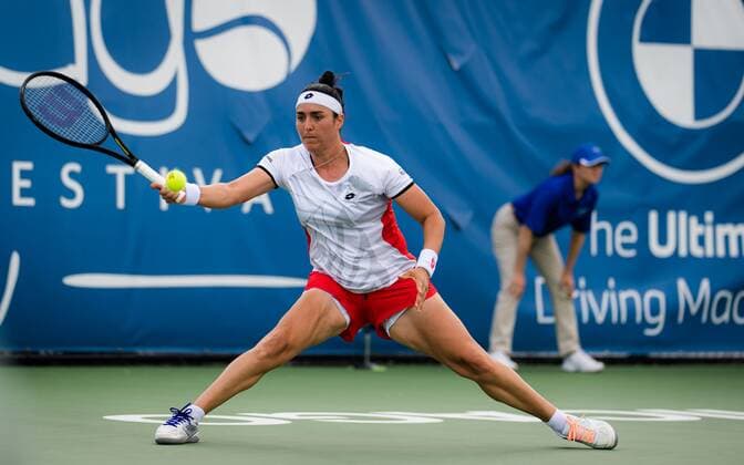 Mandatory Credit: Photo by Rob Prange Shutterstock (12471261ad) Ons Jabeur of Tunisia during her semi-final at the 2021 Chicago Fall Tennis Classic WTA, Tennis Damen 500 tennis tournament Chicago Fall Tennis Classic 2021, Tennis, Chicago, USA - 02 Oct 2021 Chicago Fall Tennis Classic 2021, Tennis, Chicago, USA - 02 Oct 2021  Copyright: xRobxPrange Shutterstockx 12471261ad