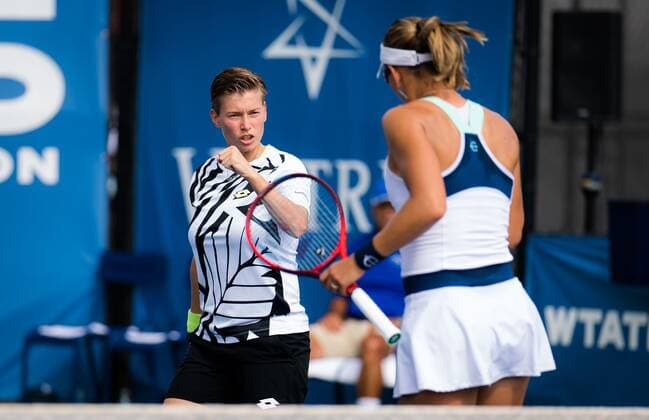 Mandatory Credit: Photo by Rob Prange Shutterstock (12471261w) Nicole Melichar of the United States & Demi Schuurs of the Netherlands in action during the doubles semi-final at the 2021 Chicago Fall Tennis Classic WTA, Tennis Damen 500 tennis tournament Chicago Fall Tennis Classic 2021, Tennis, Chicago, USA - 02 Oct 2021 Chicago Fall Tennis Classic 2021, Tennis, Chicago, USA - 02 Oct 2021  Copyright: xRobxPrange Shutterstockx 12471261w