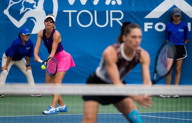 Mandatory Credit: Photo by Rob Prange Shutterstock (12471261s) Andrea Petkovic of Germany in action during the doubles semi-final with partner Kveta Peschke at the 2021 Chicago Fall Tennis Classic WTA, Tennis Damen 500 tennis tournament Chicago Fall Tennis Classic 2021, Tennis, Chicago, USA - 02 Oct 2021 Chicago Fall Tennis Classic 2021, Tennis, Chicago, USA - 02 Oct 2021  Copyright: xRobxPrange Shutterstockx 12471261s