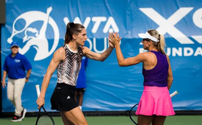 Mandatory Credit: Photo by Rob Prange Shutterstock (12471261ap) Andrea Petkovic of Germany in action during the doubles semi-final with partner Kveta Peschke at the 2021 Chicago Fall Tennis Classic WTA, Tennis Damen 500 tennis tournament Chicago Fall Tennis Classic 2021, Tennis, Chicago, USA - 02 Oct 2021 Chicago Fall Tennis Classic 2021, Tennis, Chicago, USA - 02 Oct 2021  Copyright: xRobxPrange Shutterstockx 12471261ap
